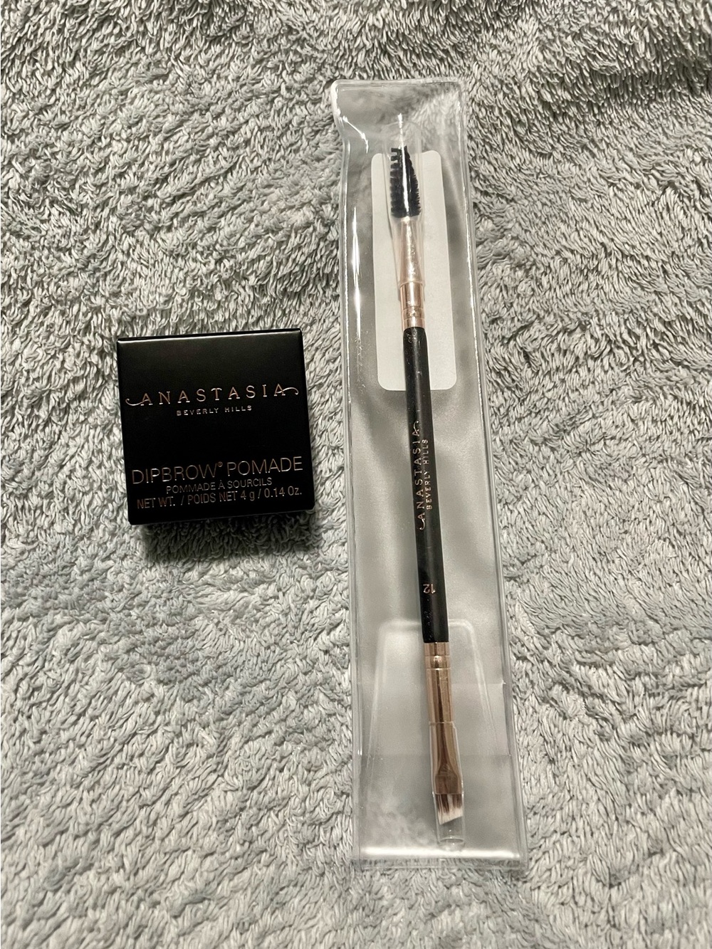 Anastasia Beverly Hills Black Dipbrow Pomade with Dual-Ended Brow Brush
